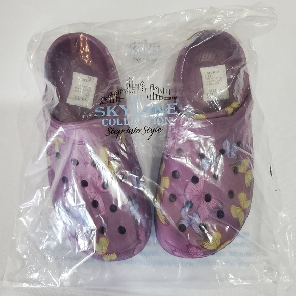 NWT The Skyline Collection  Purple Butterfly Slip On Clogs Size 6 - Picture 1 of 5